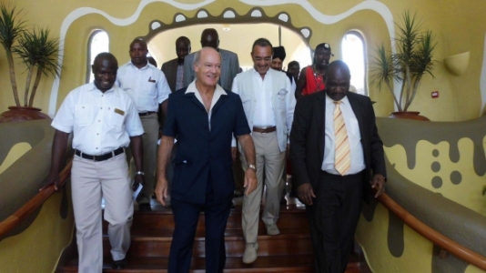 Prince Amyn Aga Khan with officials of Uganda at Serena Hotel, Kampala  2006-11-10